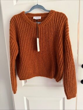 Self Contrast Darla pumpkin sweater small